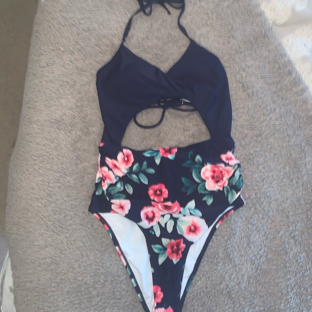 Adorable bathing suit!